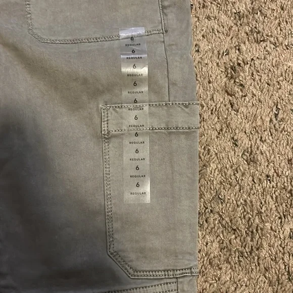 Hi-Rise Jeggings - Picture 3 of 4